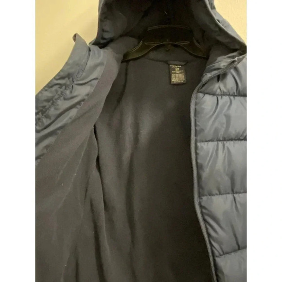 KIDS NAVY BLUE FADED GLORY PUFFER JACKET SIZE SMALL 6-7  NO FLAWS  NO DEFECTS - Picture 3 of 8